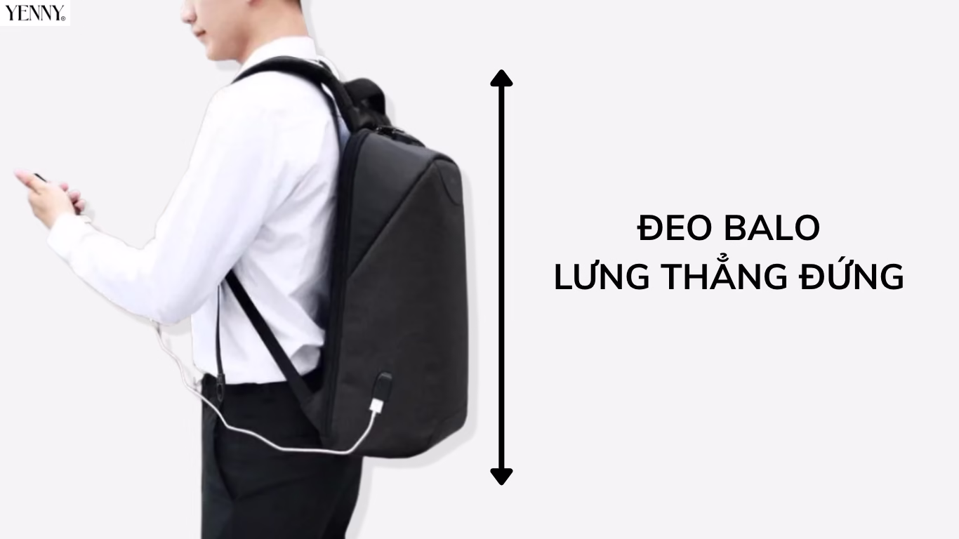 Lưng thẳng đứng khi đeo balo
